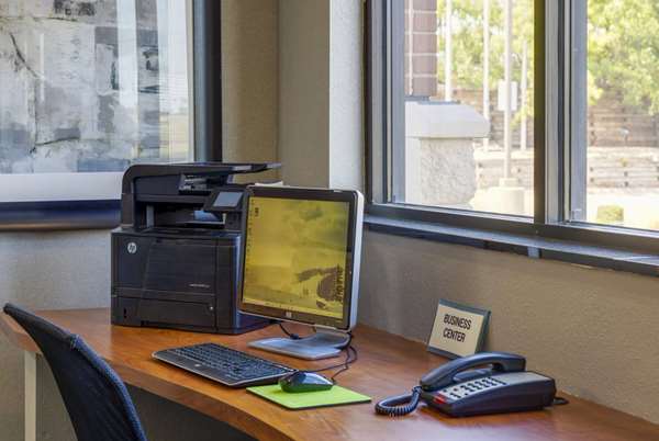 Conference Area - La Quinta Inn & Suites Edmond - I-35, Exit 141