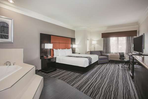 Suite - La Quinta Inn & Suites Dublin - I-580, Exit 45