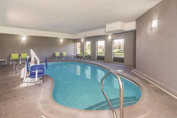 Pool - La Quinta Inn & Suites Jeffersontown - I-64, Exit 17