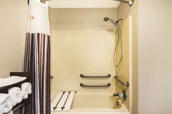  - La Quinta Inn & Suites Jeffersontown - I-64, Exit 17