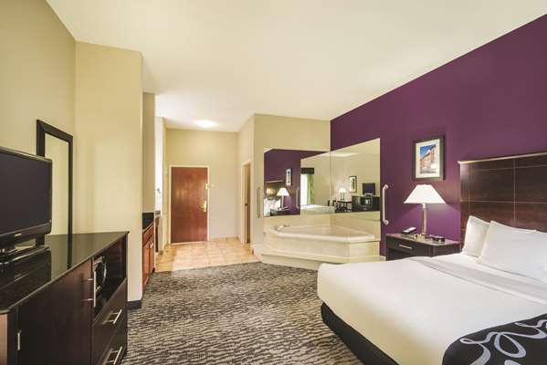 Suite - La Quinta Inn & Suites Jeffersontown - I-64, Exit 17
