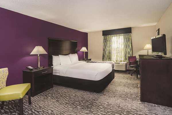  - La Quinta Inn & Suites Jeffersontown - I-64, Exit 17