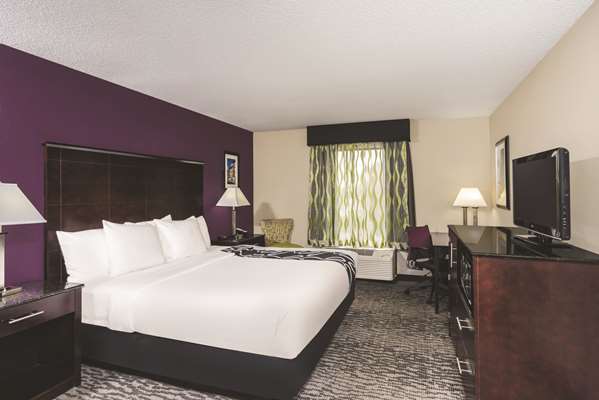  - La Quinta Inn & Suites Jeffersontown - I-64, Exit 17