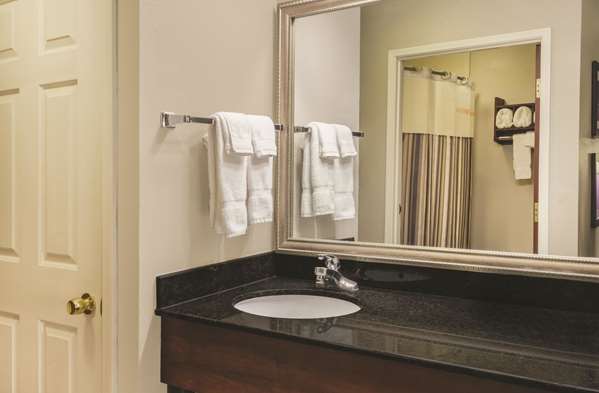 - La Quinta Inn & Suites Jeffersontown - I-64, Exit 17