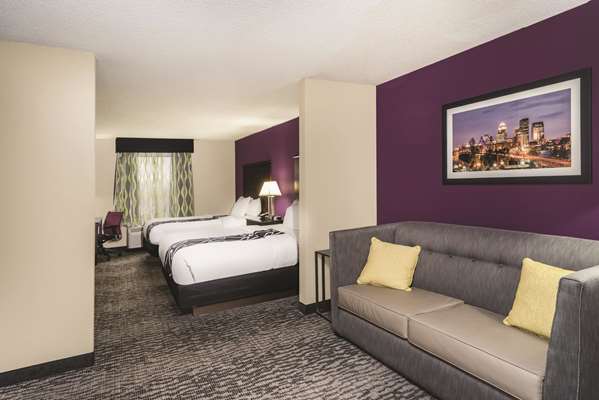  - La Quinta Inn & Suites Jeffersontown - I-64, Exit 17
