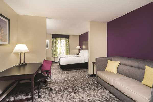  - La Quinta Inn & Suites Jeffersontown - I-64, Exit 17