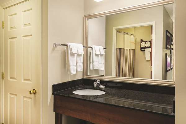  - La Quinta Inn & Suites Jeffersontown - I-64, Exit 17