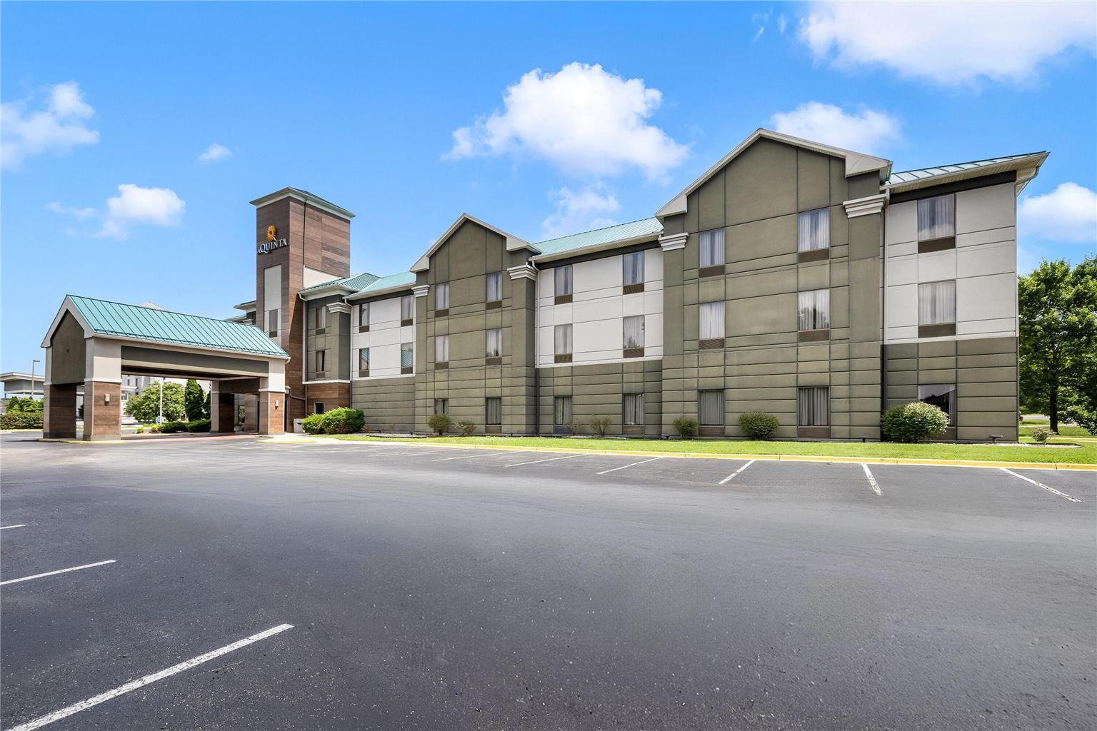 La Quinta Inn & Suites Louisville