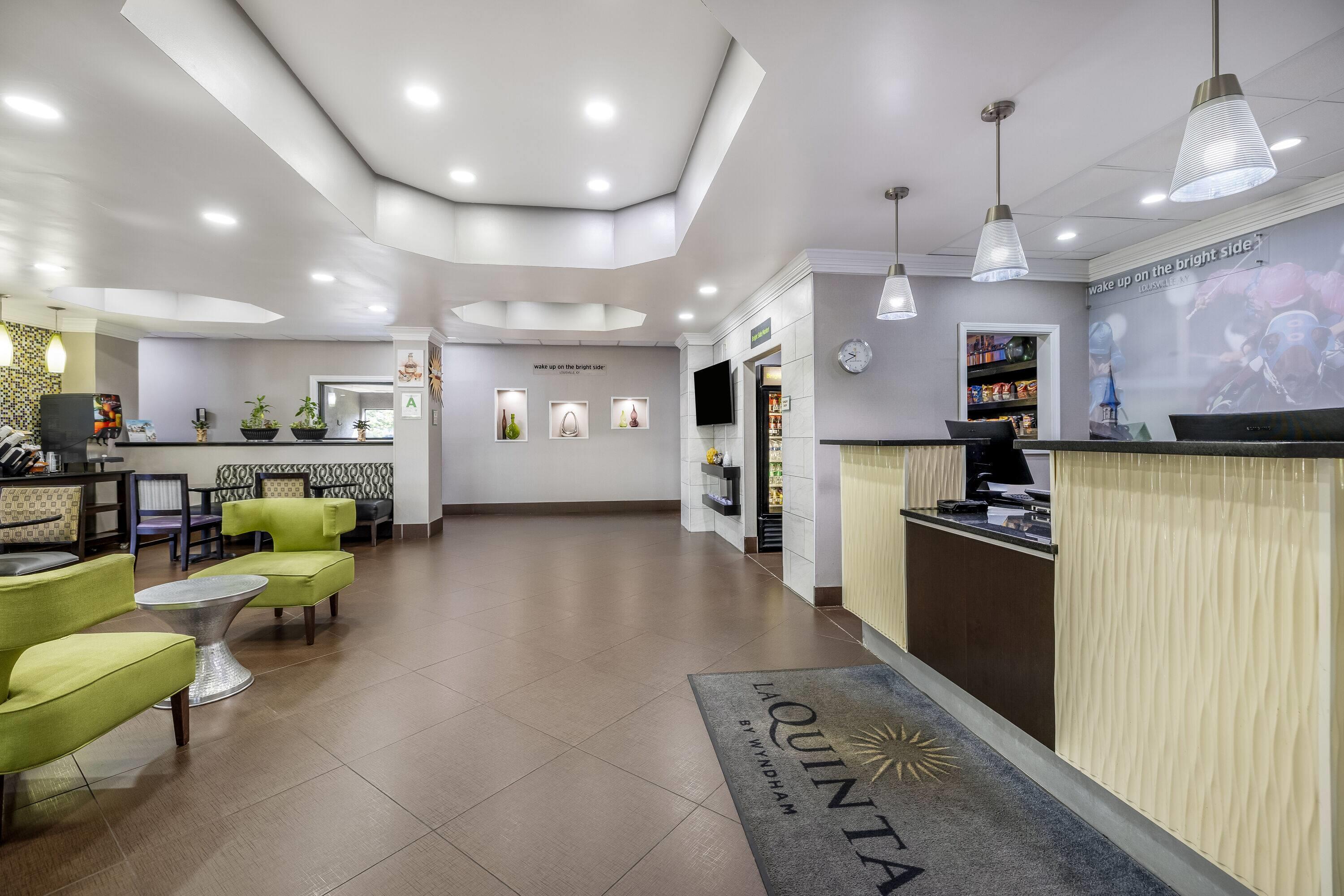 Lobby | La Quinta Inn & Suites by Wyndham Louisville East