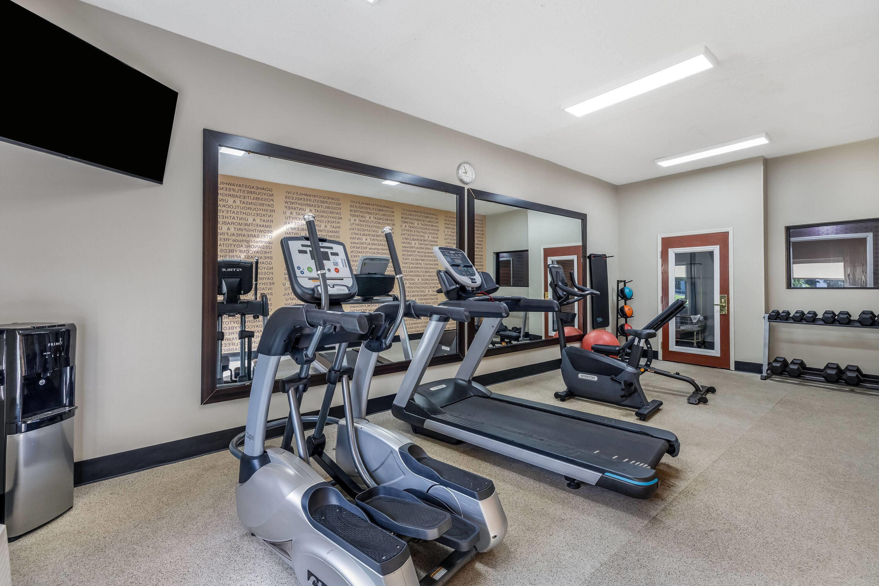 Health club fitness center gym | La Quinta Inn & Suites by Wyndham Louisville East