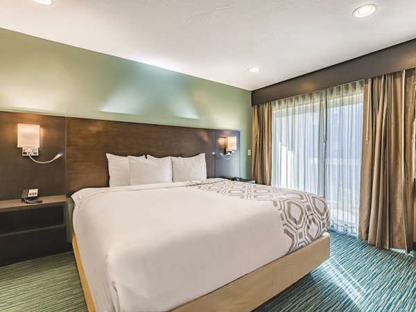 Suite - La Quinta Inn & Suites SFO Airport West Millbrae