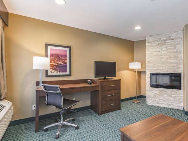 Suite - La Quinta Inn & Suites SFO Airport West Millbrae