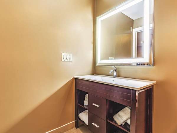  - La Quinta Inn & Suites SFO Airport West Millbrae