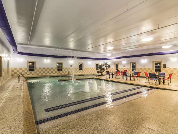 Pool - La Quinta Inn & Suites Fargo - I-94, Exit 348