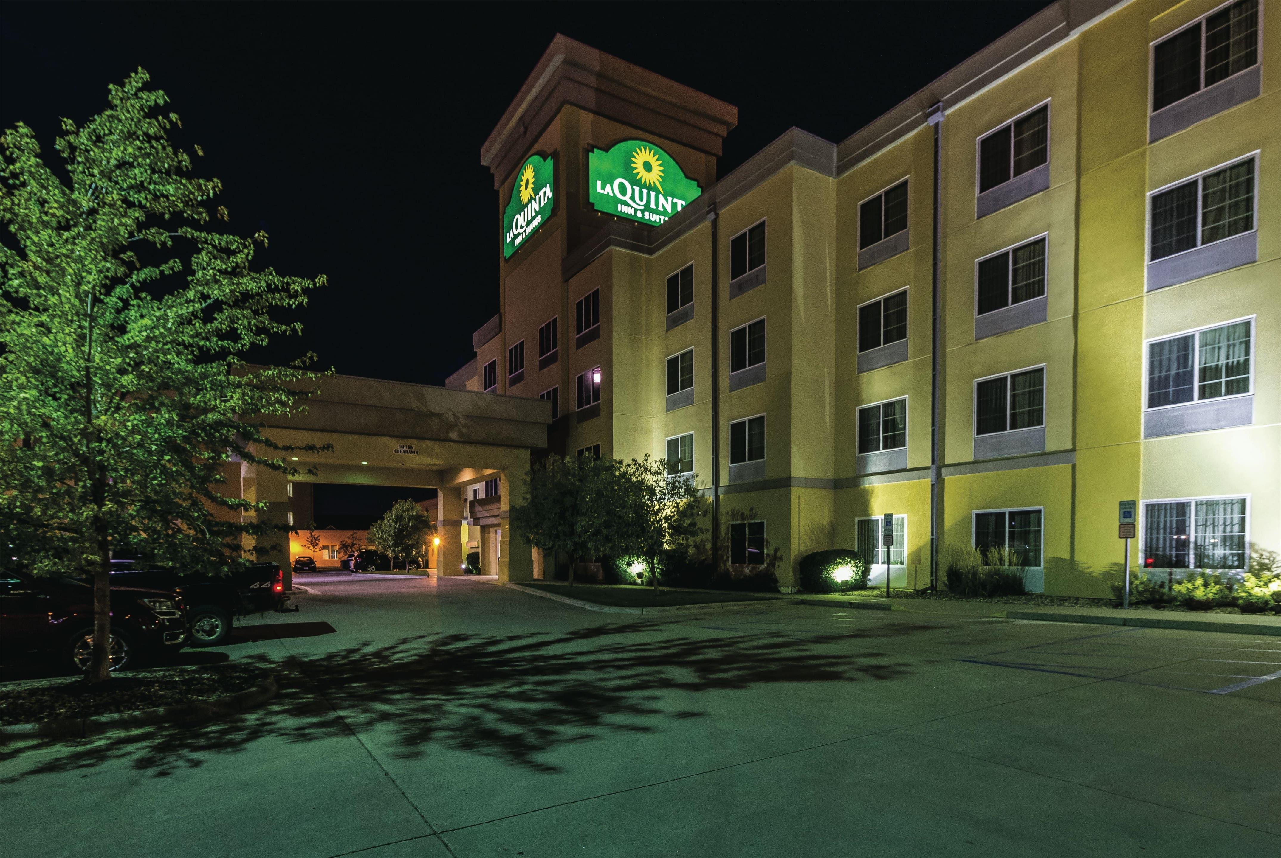 Exterior | La Quinta Inn & Suites by Wyndham Fargo-Medical Center
