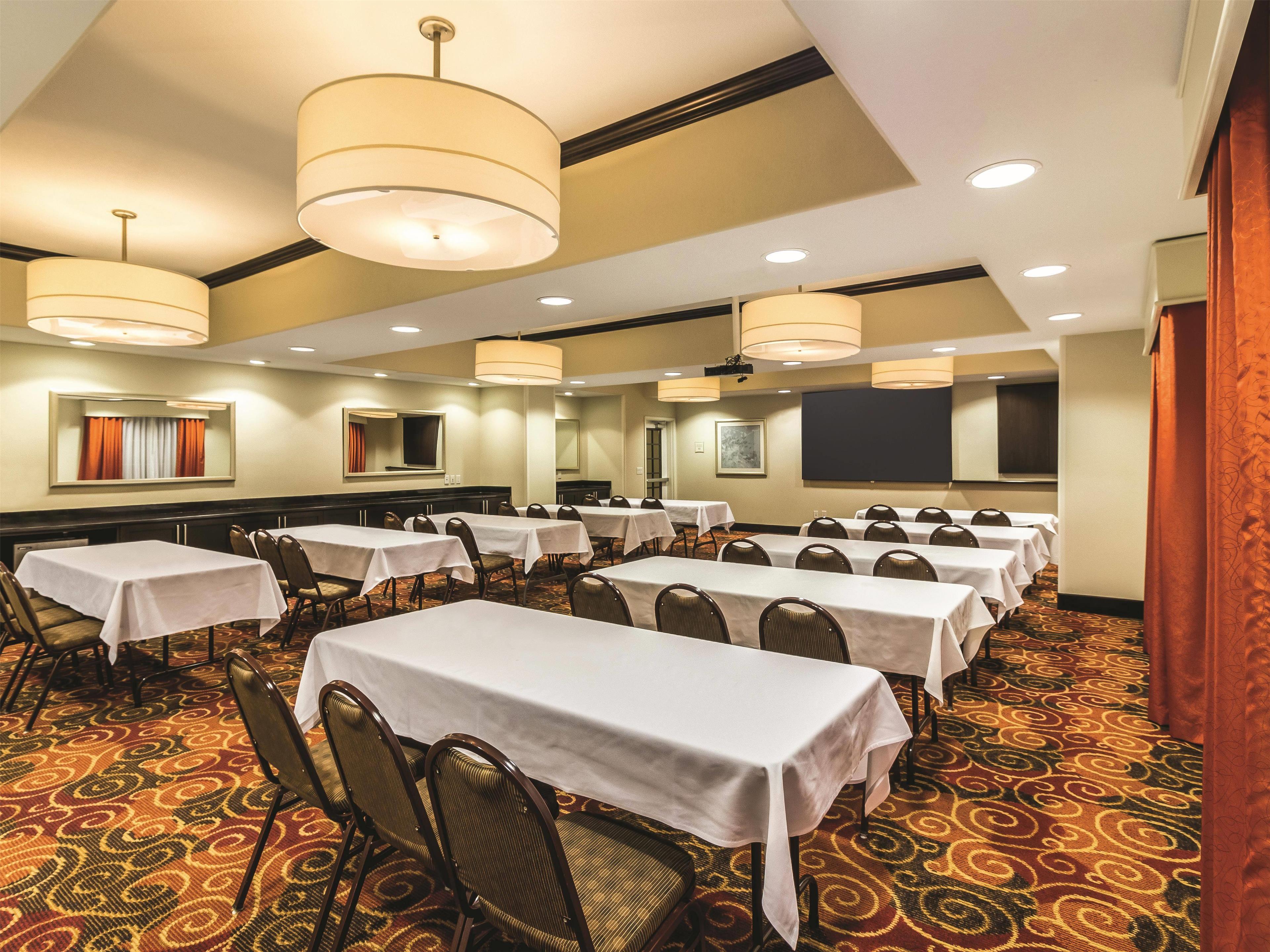 Meeting Room | La Quinta Inn & Suites by Wyndham Fargo-Medical Center
