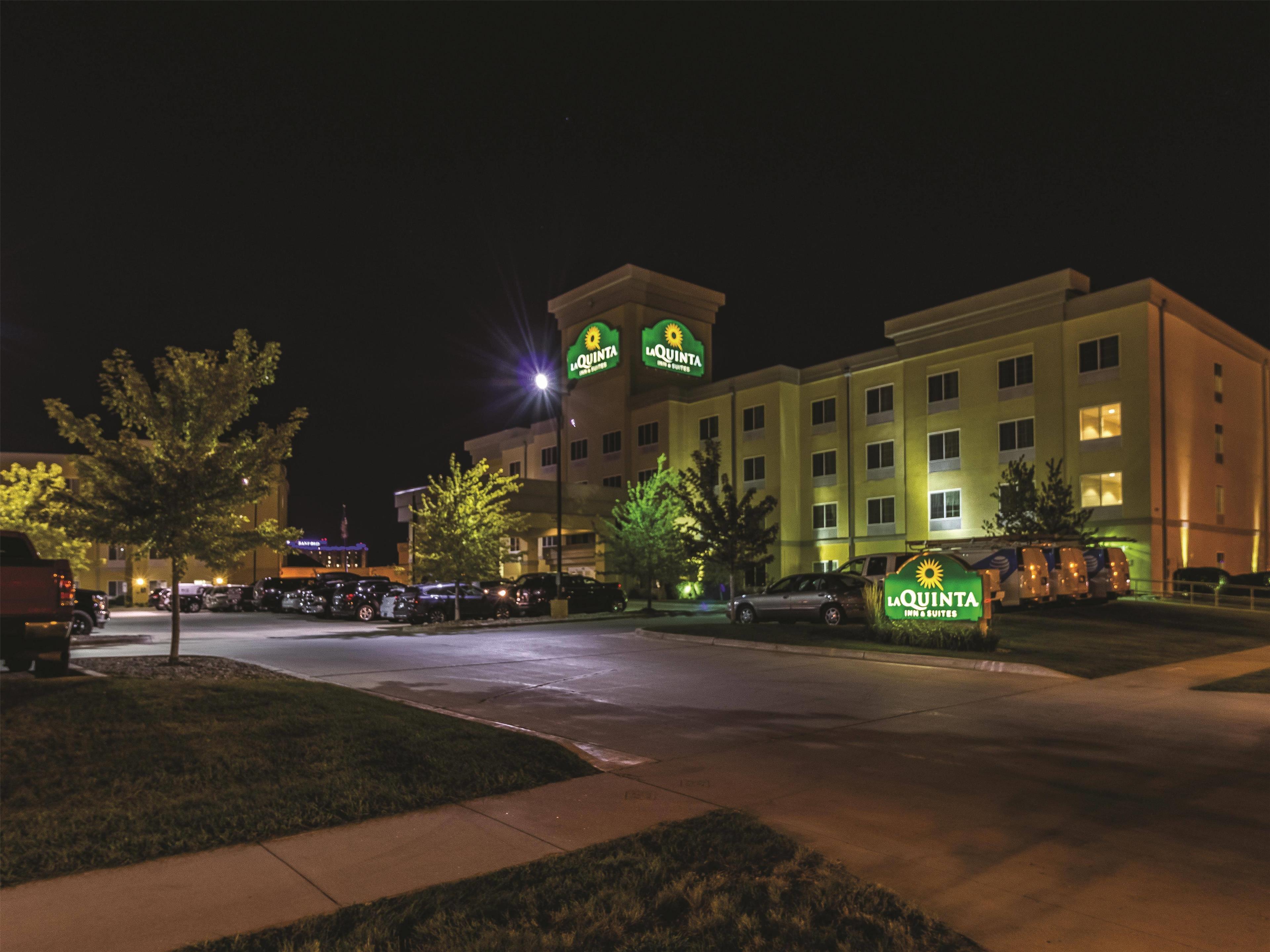 Exterior | La Quinta Inn & Suites by Wyndham Fargo-Medical Center