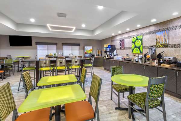  - La Quinta Inn & Suites Columbus - I-65, Exit 68