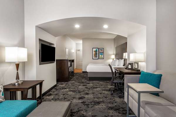 Suite - La Quinta Inn & Suites Columbus - I-65, Exit 68