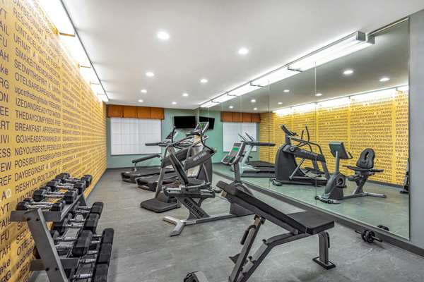 Fitness/ Exercise Room - La Quinta Inn & Suites Columbus - I-65, Exit 68