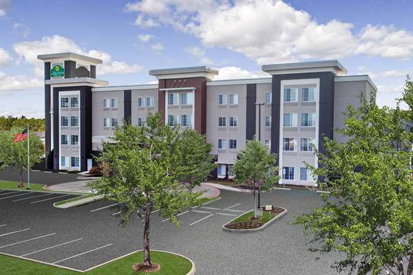 Exterior view - La Quinta Inn & Suites Columbus - I-65, Exit 68