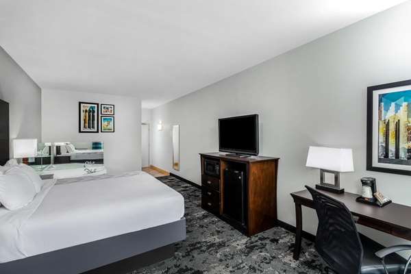 Suite - La Quinta Inn & Suites Columbus - I-65, Exit 68