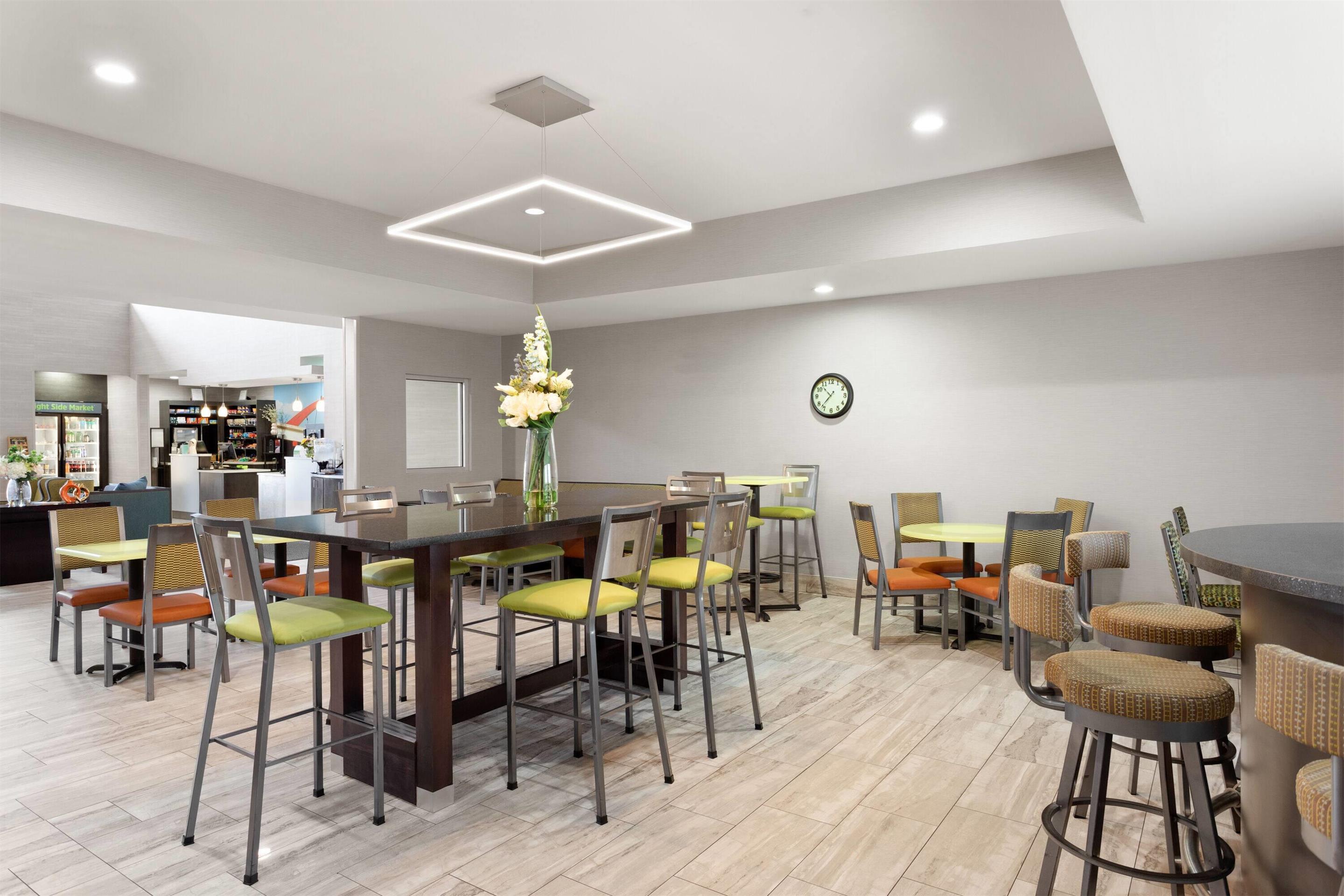 Property amenity | La Quinta Inn & Suites by Wyndham Columbus - Edinburgh