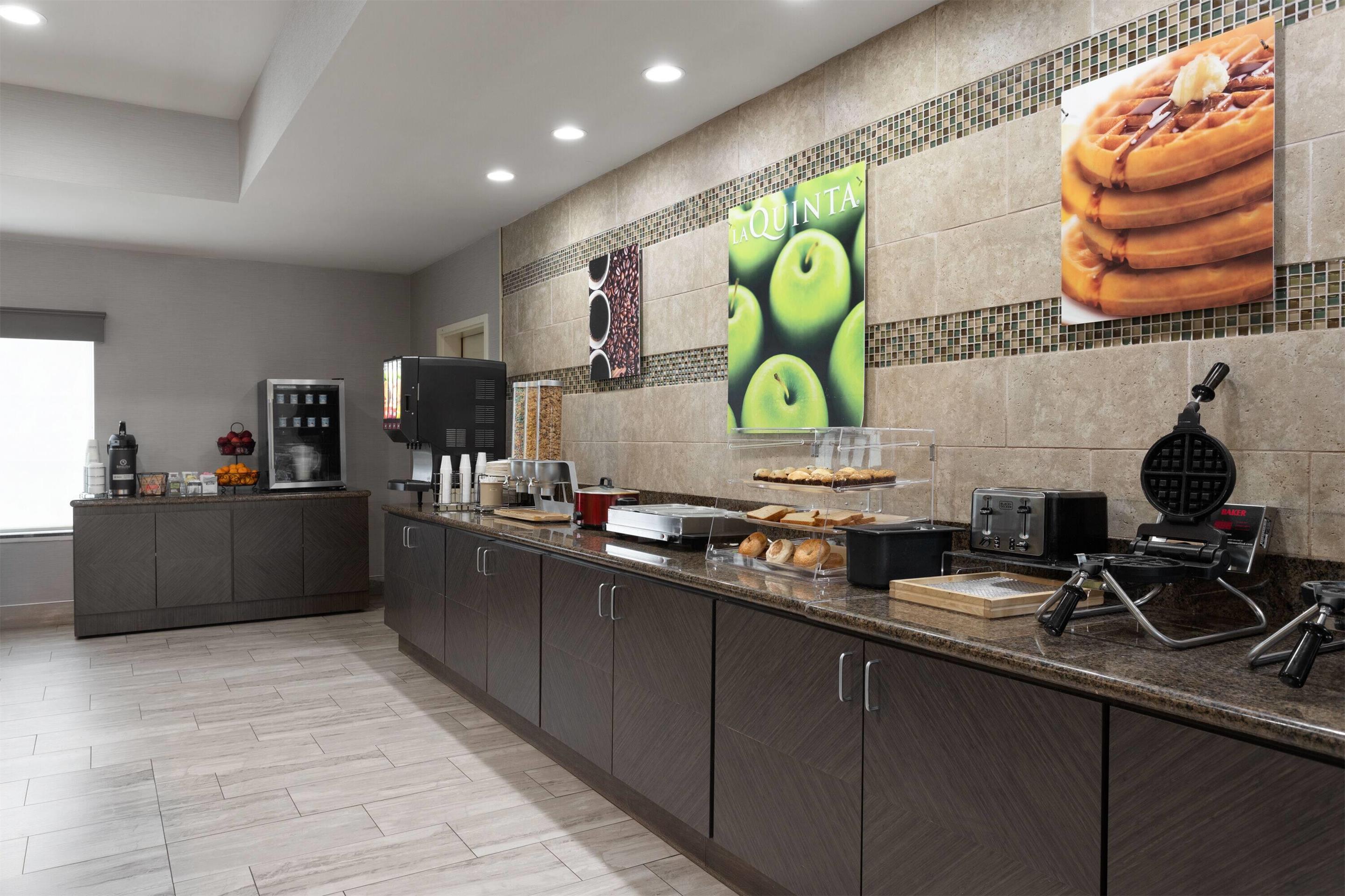 Property amenity | La Quinta Inn & Suites by Wyndham Columbus - Edinburgh