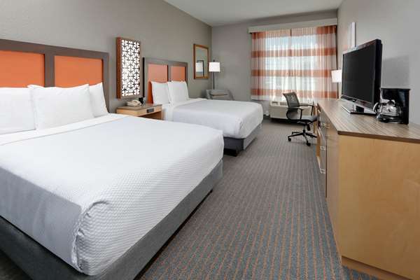  - La Quinta Inn & Suites Dallas - I-35, Exit 433B
