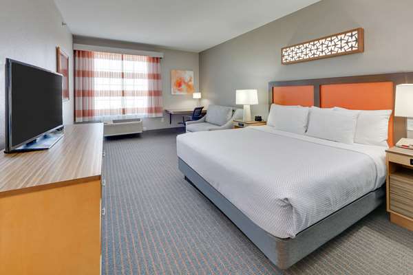  - La Quinta Inn & Suites Dallas - I-35, Exit 433B
