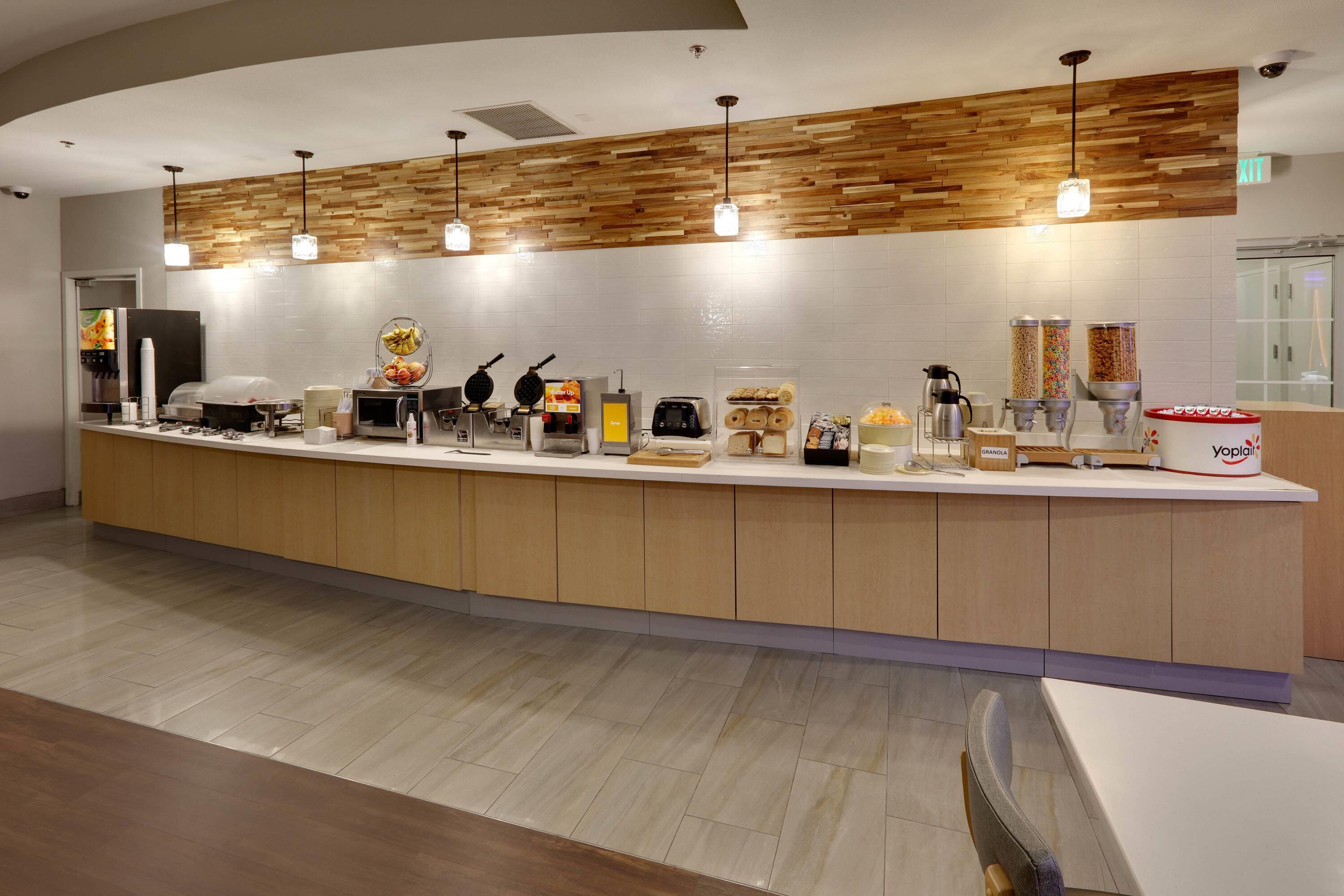 Property amenity | La Quinta Inn & Suites by Wyndham Dallas Love Field