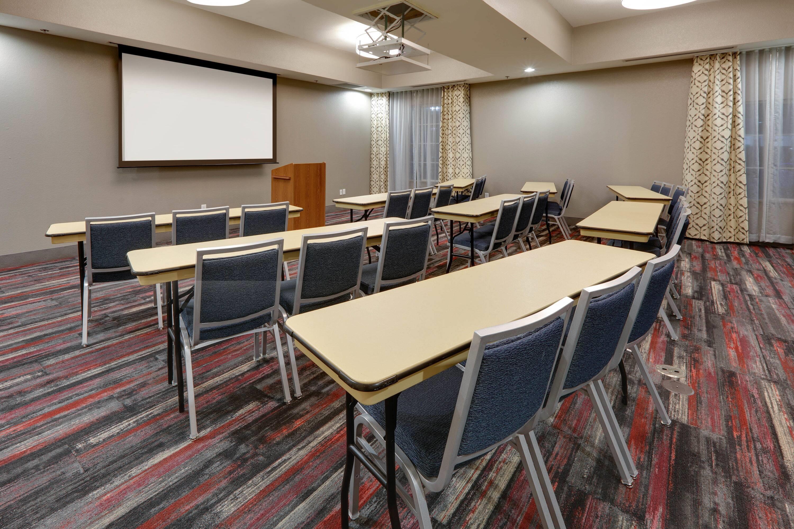 Meeting Room | La Quinta Inn & Suites by Wyndham Dallas Love Field