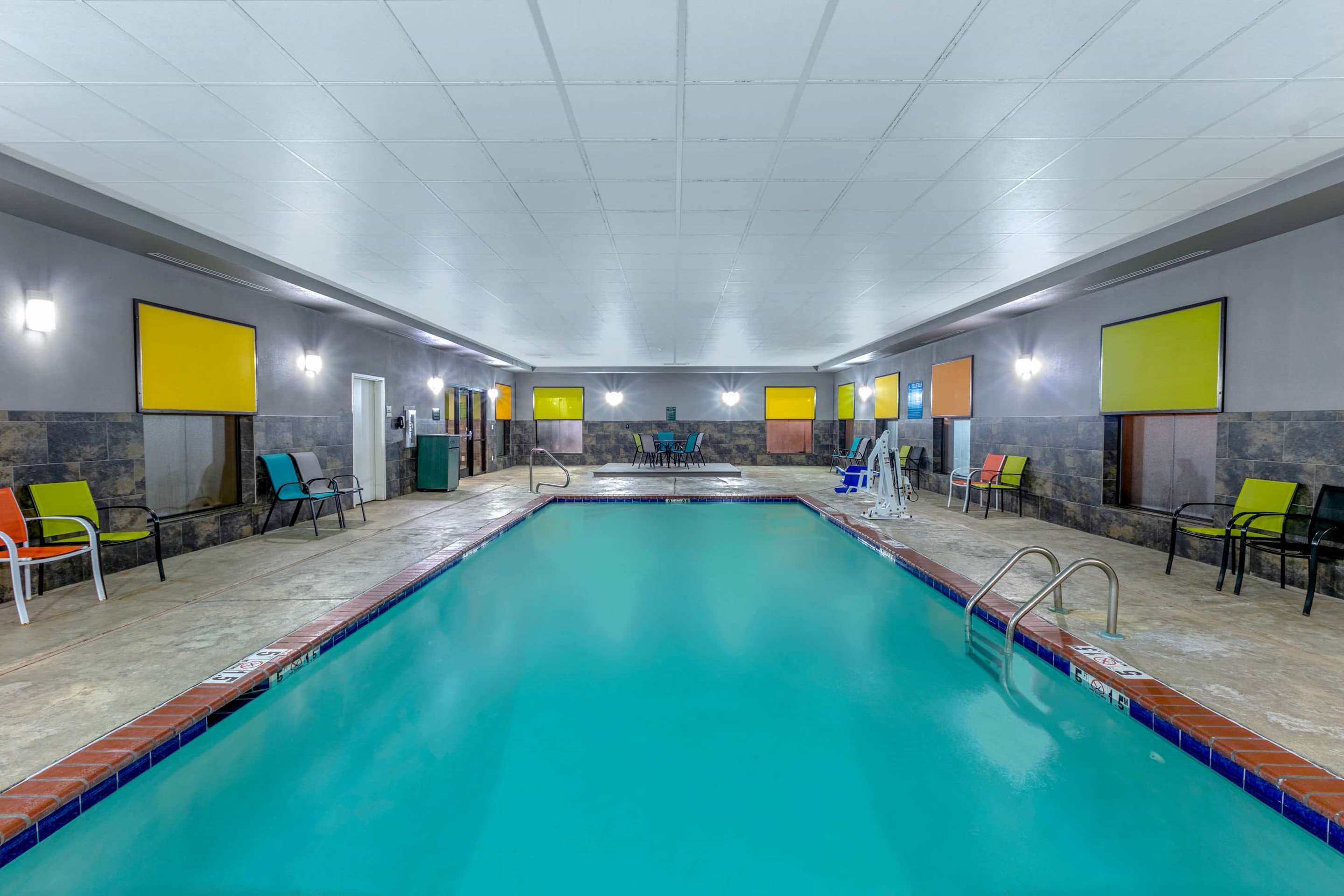 Pool | La Quinta Inn & Suites by Wyndham Horn Lake / Southaven Area
