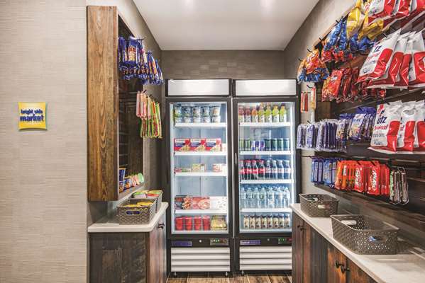  - La Quinta Inn & Suites Chambersburg - I-81, Exit 16