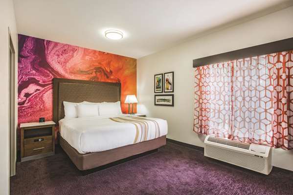 Suite - La Quinta Inn & Suites Chambersburg - I-81, Exit 16