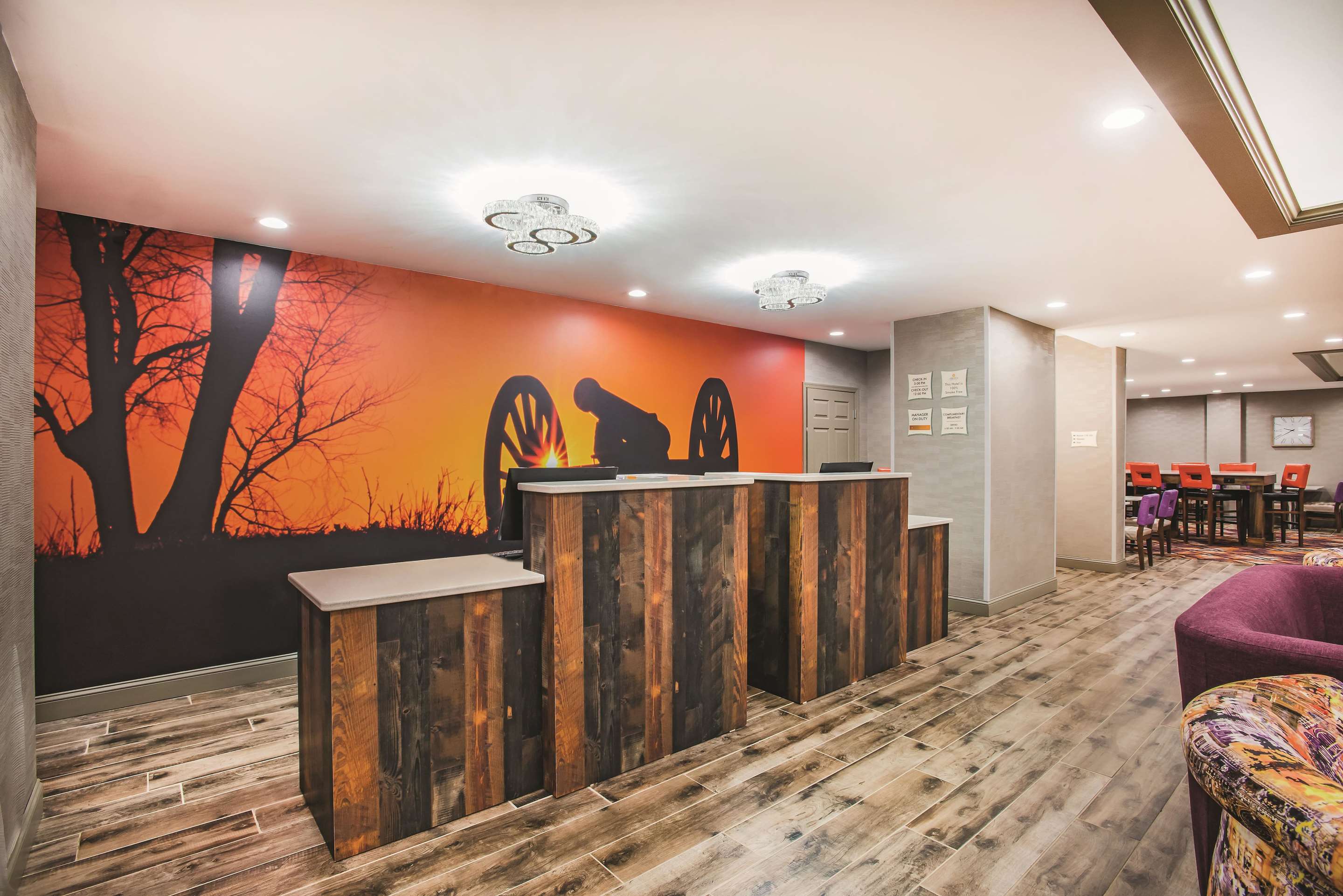 Lobby | La Quinta Inn & Suites by Wyndham Chambersburg