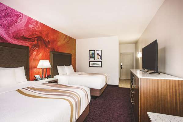  - La Quinta Inn & Suites Chambersburg - I-81, Exit 16