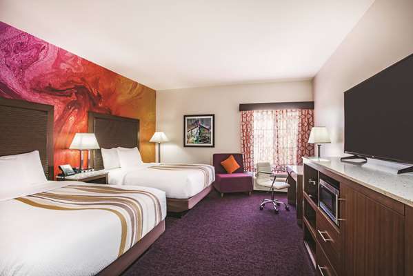  - La Quinta Inn & Suites Chambersburg - I-81, Exit 16
