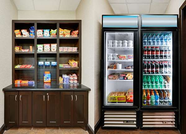  - La Quinta Inn & Suites Denton - I-35, Exit 469