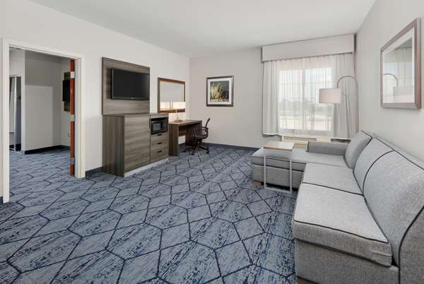 Suite - La Quinta Inn & Suites Denton - I-35, Exit 469