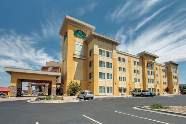 Exterior view - La Quinta Inn & Suites Gateway Park Denver - I-70, Exit 281 & 282