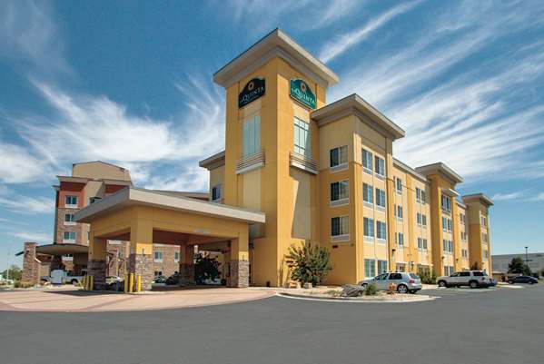 Exterior view - La Quinta Inn & Suites Gateway Park Denver - I-70, Exit 281 & 282