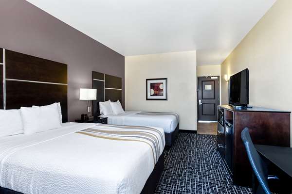 - La Quinta Inn & Suites Gateway Park Denver - I-70, Exit 281 & 282