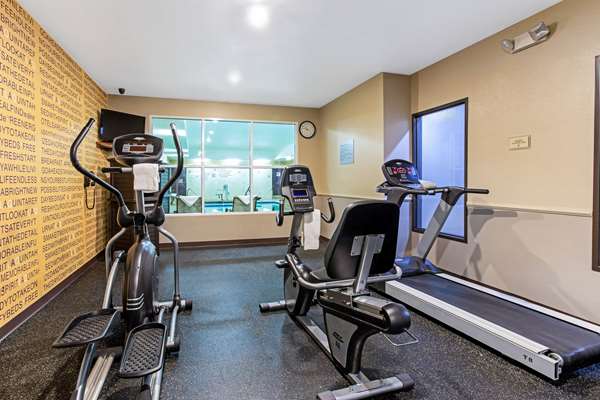 Fitness/ Exercise Room - La Quinta Inn & Suites Gateway Park Denver - I-70, Exit 281 & 282