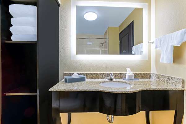  - La Quinta Inn & Suites Gateway Park Denver - I-70, Exit 281 & 282