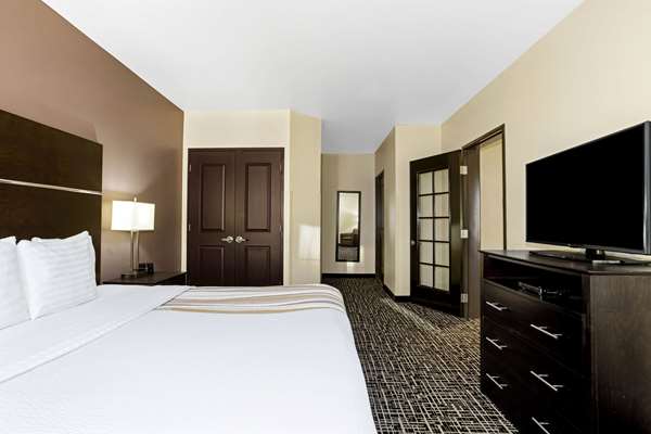 Suite - La Quinta Inn & Suites Gateway Park Denver - I-70, Exit 281 & 282