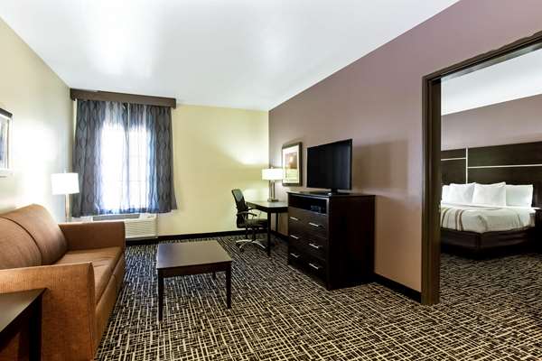 Suite - La Quinta Inn & Suites Gateway Park Denver - I-70, Exit 281 & 282