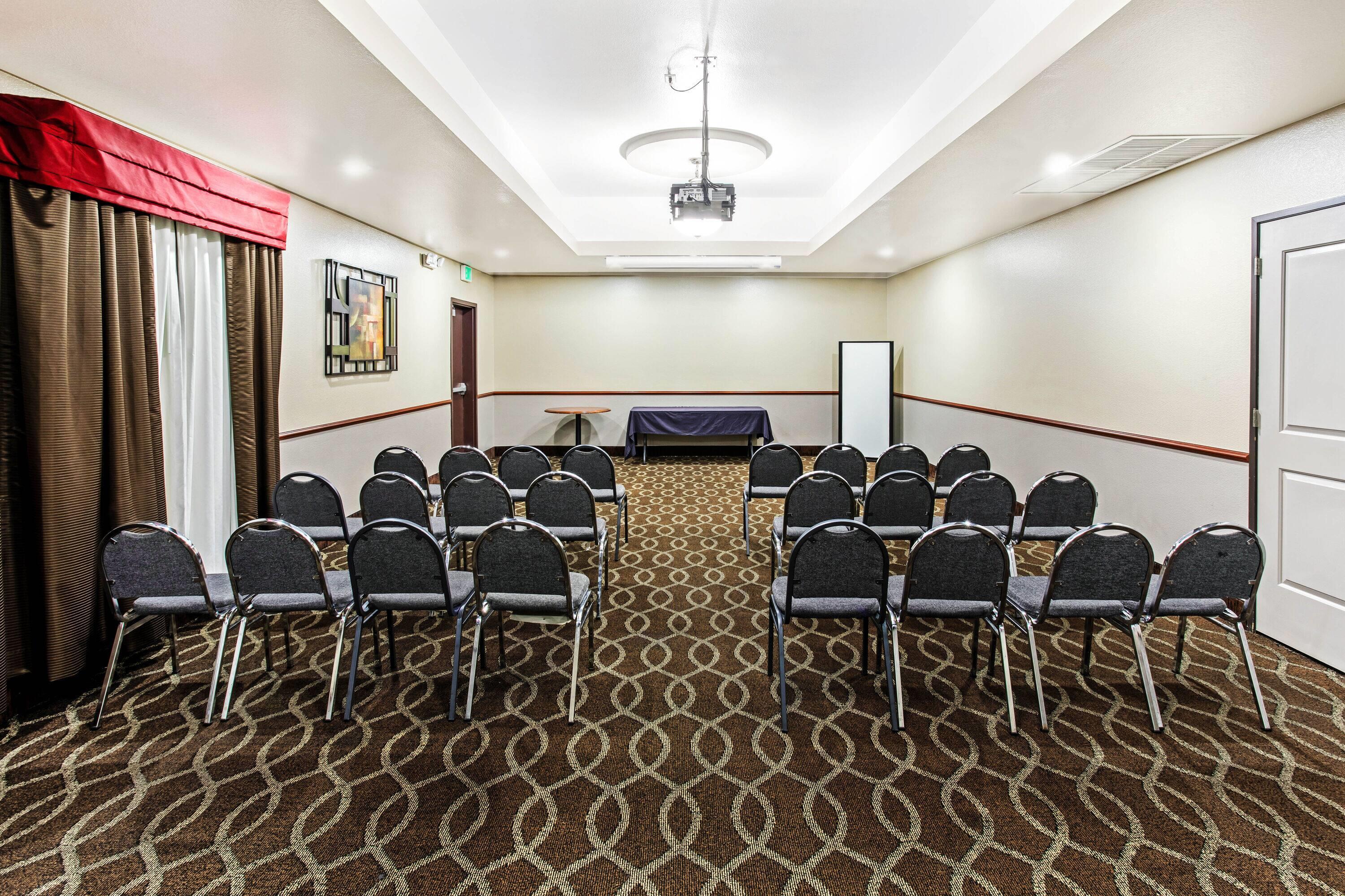 Meeting Room | La Quinta Inn & Suites by Wyndham Denver Gateway Park