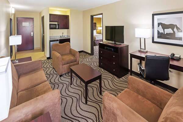 Suite - La Quinta Inn & Suites Floresville