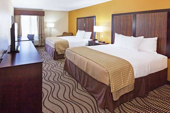  - La Quinta Inn & Suites Floresville